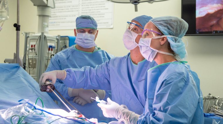 Naval Medical Center San Diego’s (NMCSD) Urology department, conducts a pyloplasty procedure using a robotic surgical system